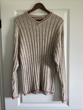 Men's Ribbed V-Neck Sweater in Heathered Cream